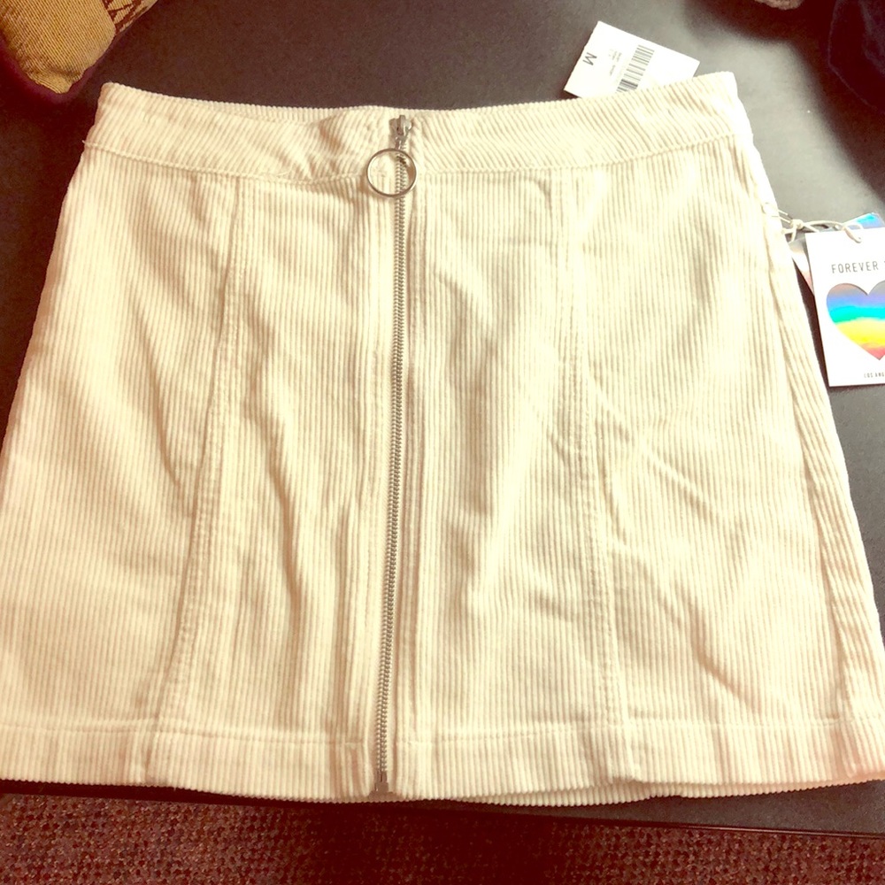 Cute white skirt